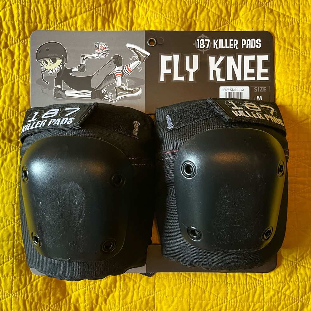 187 Killer Fly Knee Pads Skateboarding rollerskating Roller Derby Adult Medium